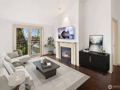 701 1st Avenue N #402