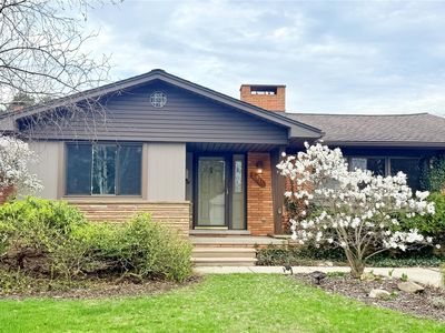 3915 Parkview Dr