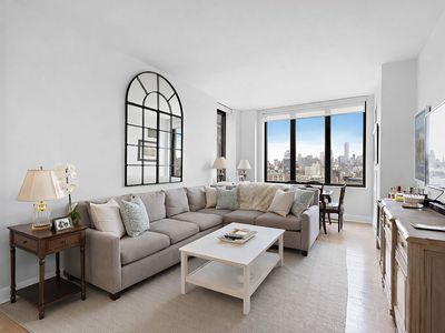 101 W 24th St APT 19C