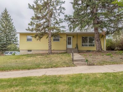 831 Van Buren St