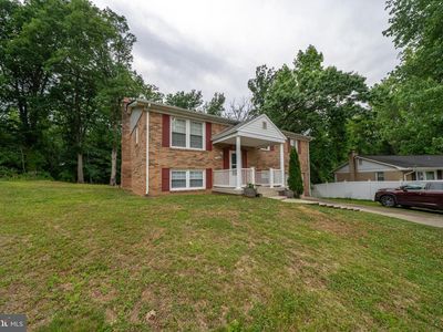 5733 Joan Ln
