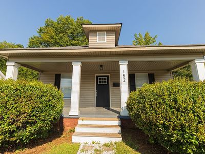 152 Academy Ave NW