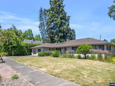 3739 NW Van Buren Ave