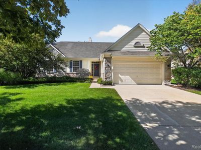 8280 Brewster Ln