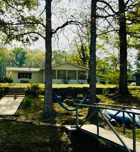 795 Raccoon Creek Rd