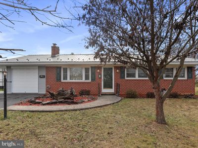 64 W Walter Ave