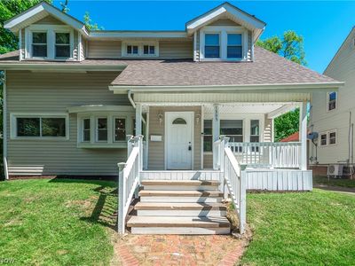 1395 Delia Ave