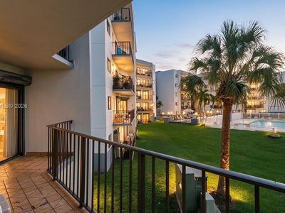 1820 W 53rd St APT 204