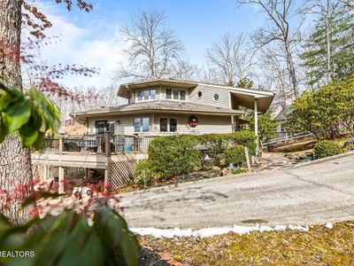 639 Deerwood Ln