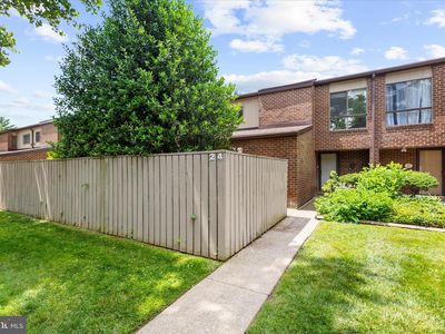 24 Fencepost Ct #G