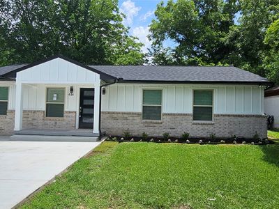614 E Farmers Rd