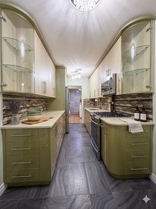2514 E 7th St APT 5G