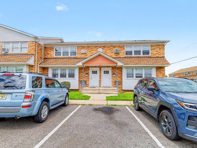 707 N Oxford Ave APT J11