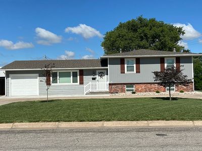 437 N Main St
