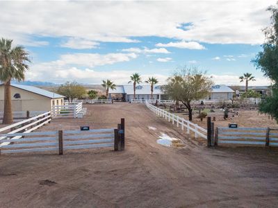 3250/3249 E Canal Dr