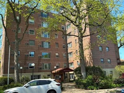 2345 Linwood Ave APT 1A
