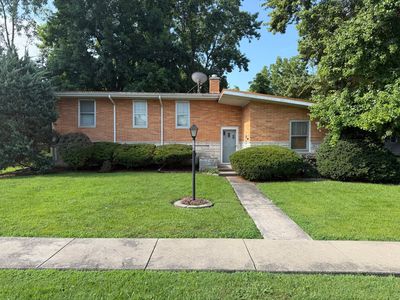 110 E Kaskaskia St