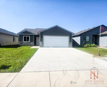 1913 E Prairie View Dr