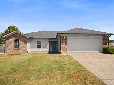 19 Lakeside Dr