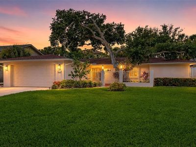 734 Birdsong Ln