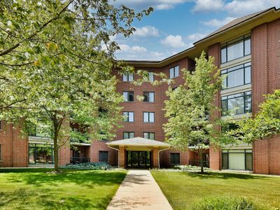 865 E 22nd St APT 102