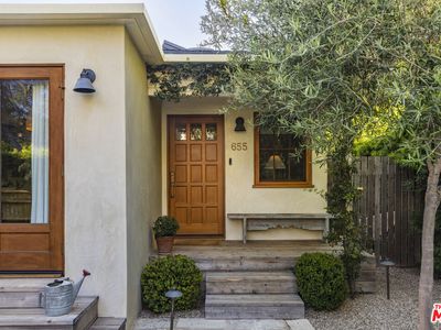 655 Angelus Pl