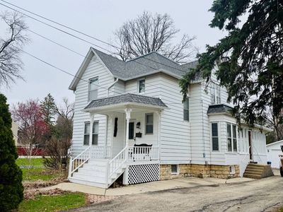 742 S 4th St