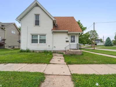 Property at 935 Spring St, Grinnell, IA