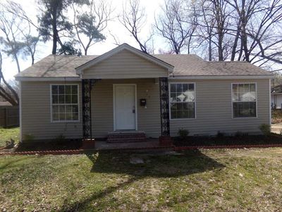 126 W Barton Ave