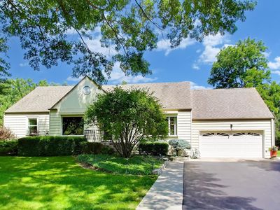 Property at 103 Cottonwood Rd, Northbrook, IL