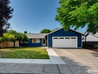 2129 Dahlia Street
