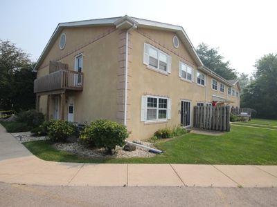 Property at 1142 Greenwood Cir, Woodstock, IL
