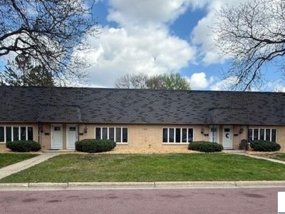 412 Holly Ln