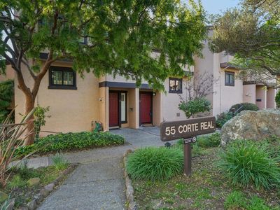 55 Corte Real #22