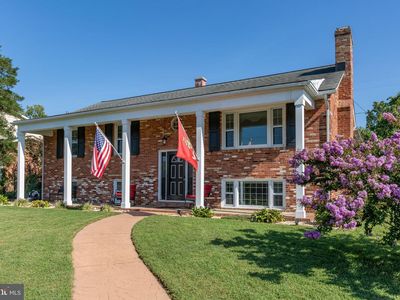 460 Riverside Dr
