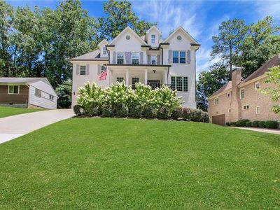 2939 Parkridge Dr NE