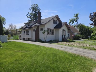 246 E North Ave