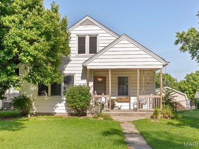Property at 612 Locust St, Red Bud, IL