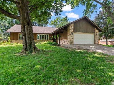 2828 Crown Point