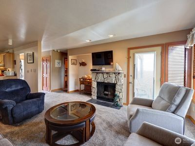 210 26th Street NW #203-4