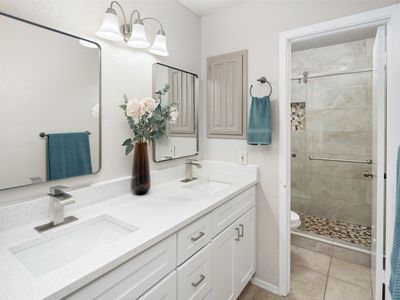 333 Melrose Dr APT 22D
