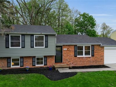 4584 Buckingham Ln