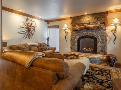 221 Canyon Blvd #137