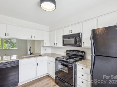 9424 Lexington Cir APT F