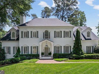4371 Club Dr NE