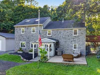 65 Hess Ln