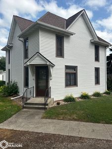 102 Iowa St