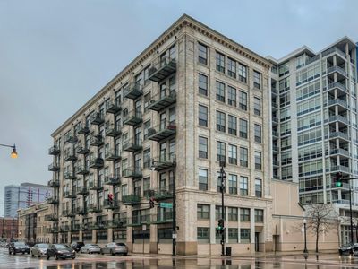1801 S Michigan Ave UNIT 302