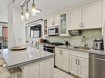 601 Surf Ave APT 8G