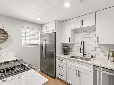 6125 E INDIAN SCHOOL Road #113